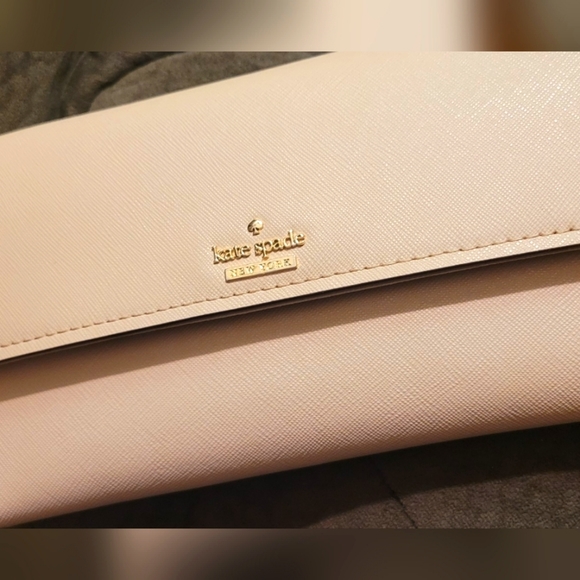 Kate Spade Wallet - Picture 1 of 5